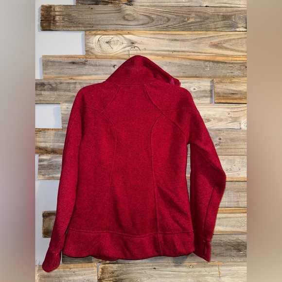 Avalanche- women’s small- red zip up jacket, string adjustment, two pockets - Picture 2 of 5